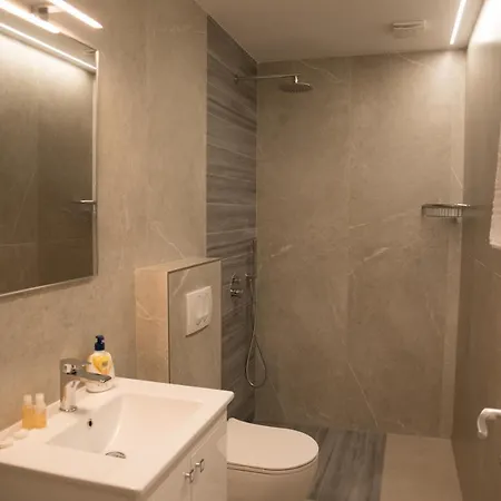 Comfort Lägenhetshotell 4*