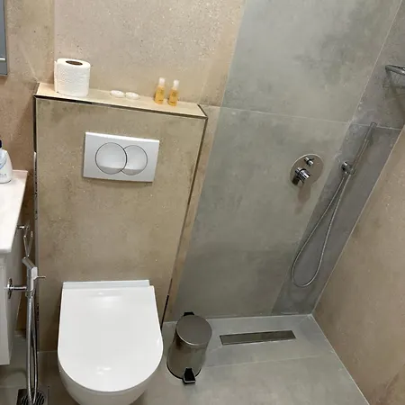 Comfort Lägenhetshotell Pogradec